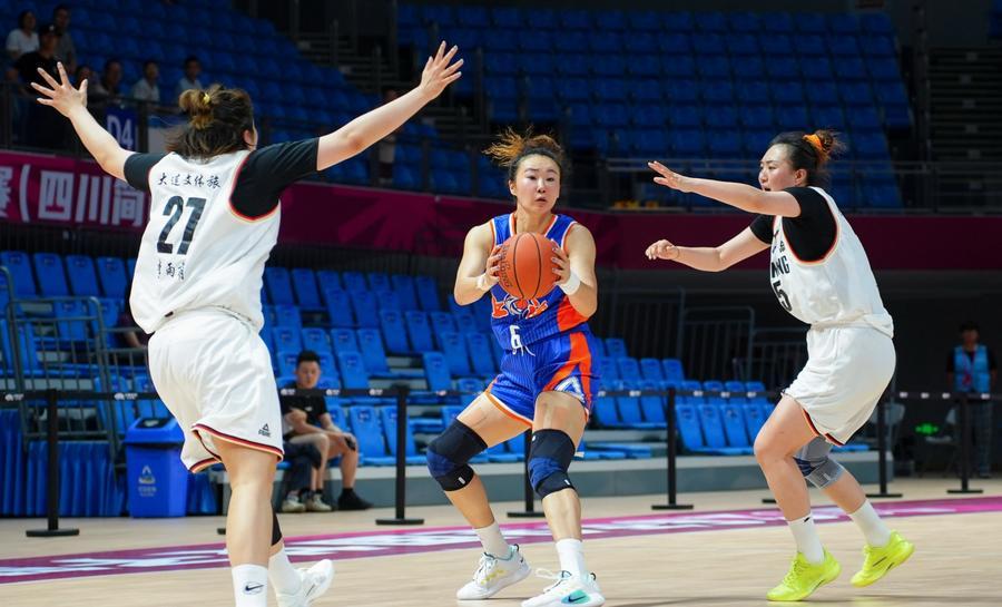 Huang Jing, basketbolu antrenör olarak sürdürecek