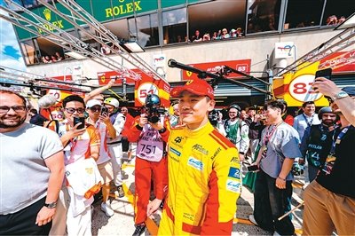 Ye Yifei, Ferrari ile Yeni Sözleşme İmzaladı