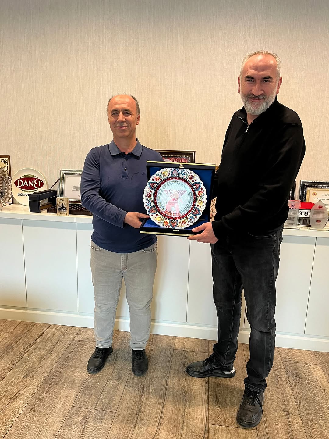 İhsan Beşer, Danet Yönetim Kurulu Başkanı Osman Uluçay'ı Ziyaret Etti