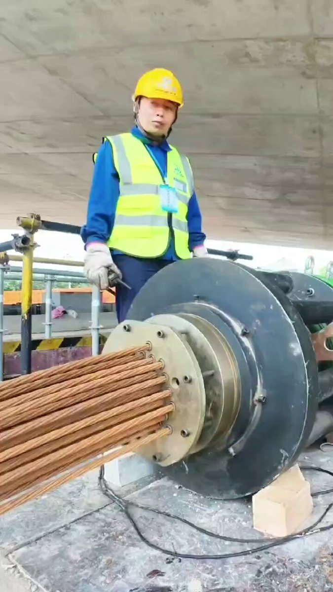Luoyang'da Demiryolu Köprüsü 83 Derece Döndürülerek Yeniden Hizalandı