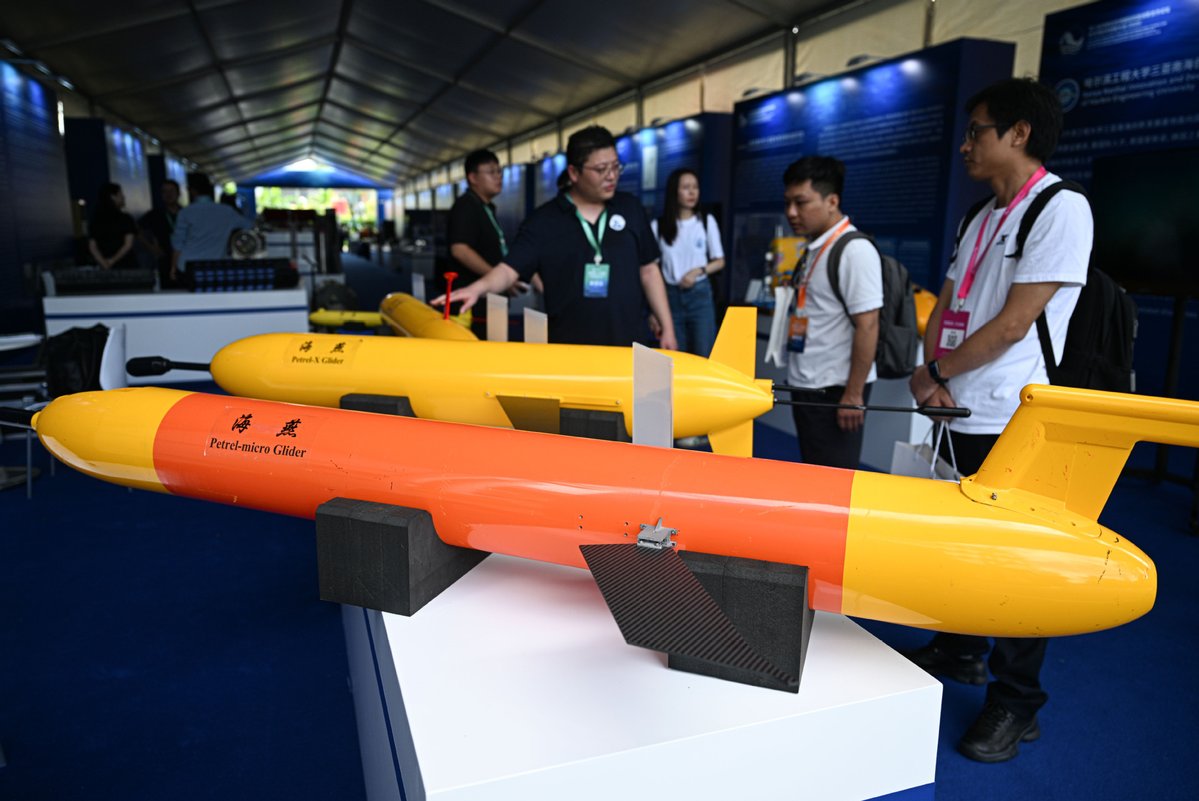 Derin Deniz Teknolojisi Sergisi Sanya'da Ziyaretçileri Ağırlıyor